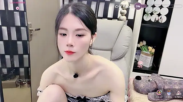 Yueyue-MM live cam on StripChat