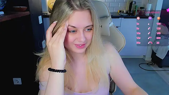 blonde_kellyy webcam