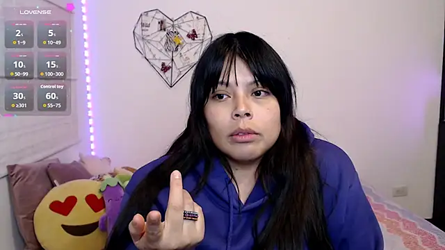 EllieMoonX webcam