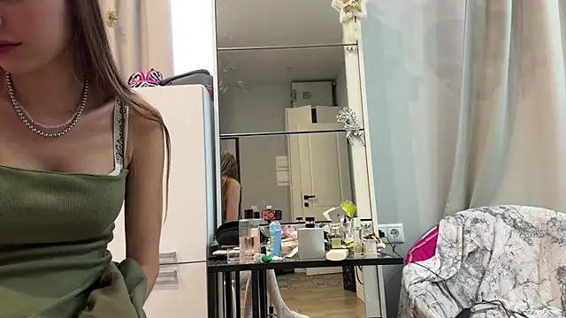 selena_favn webcam