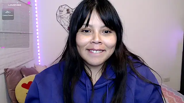 EllieMoonX webcam