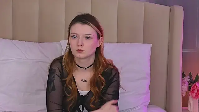 AlyssFrost webcam