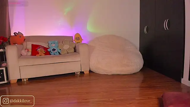 DAKOTA_LOVEE webcam