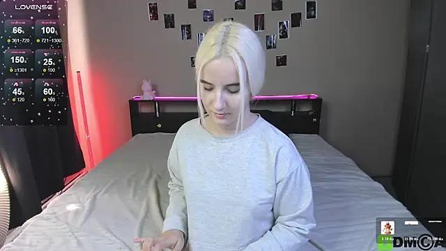 Naomi1Hinata webcam