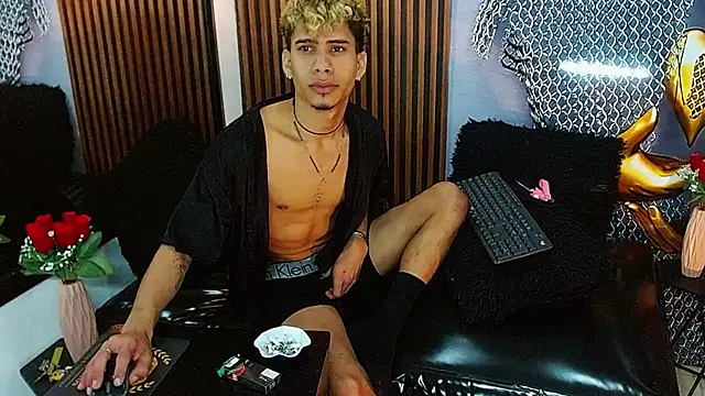 Skinny_cute_Alyer webcam
