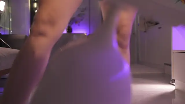 VixenMia webcam