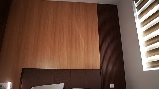 VikkiLustfull webcam