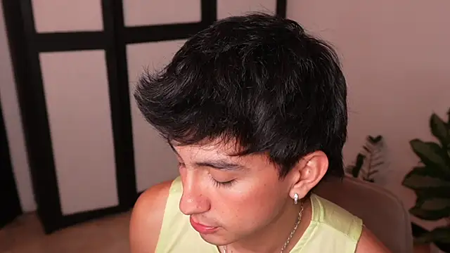 sweettaaron01 webcam