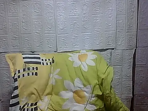 SweetFuntastic18 webcam