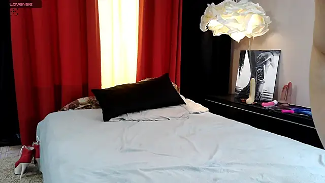 JinnAndJillian webcam