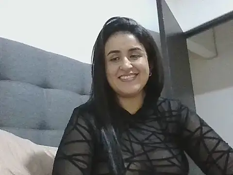 MADAMELUNAXXX webcam