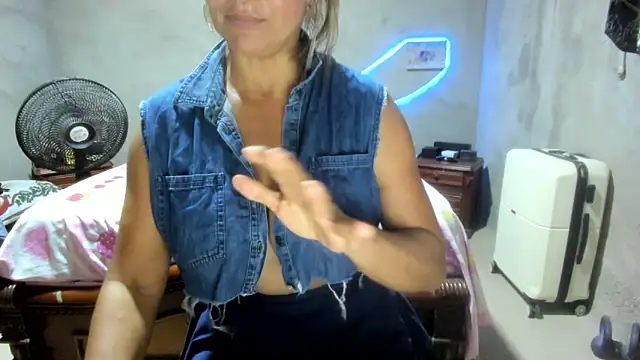 mature__bigboobs__ webcam