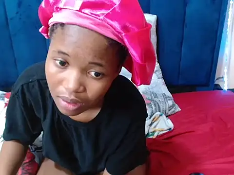 HotCreamyTea webcam
