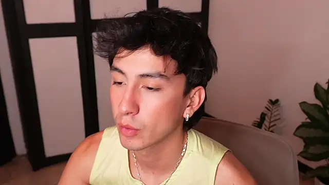 sweettaaron01 webcam
