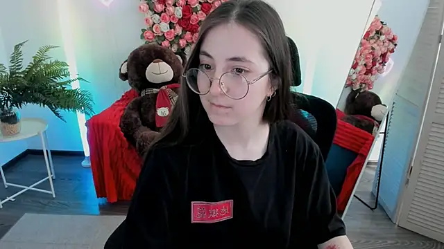 VirtuallVoyant live cam on StripChat