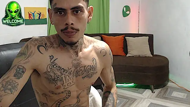 alpha_zom live cam on StripChat