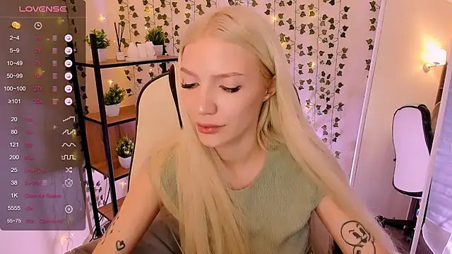 AnyaTaylor_ webcam