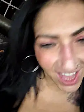 littlemisseeve - LittleMissEeve's free webcam - UK Sex Cams