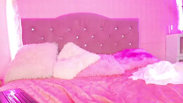 Slut_Nasty live cam on StripChat