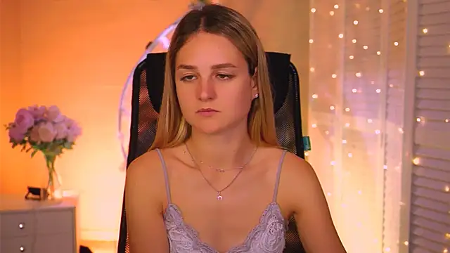 Watch DeboraLarson live on EroticFlix - High definition streams