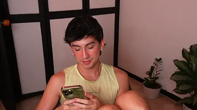 sweettaaron01 webcam