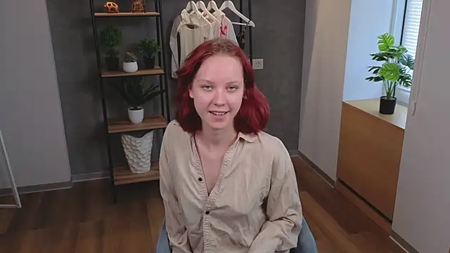 MaisieWillians webcam