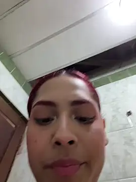 victoria_gloow webcam