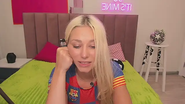 MIla_Stunning