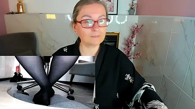Alexandra_Kind webcam