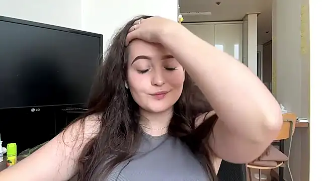 Emilly_Cart webcam