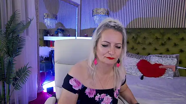 LadyTouch webcam