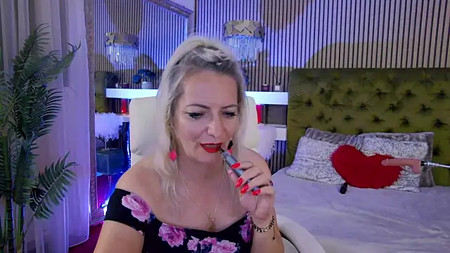 LadyTouch webcam