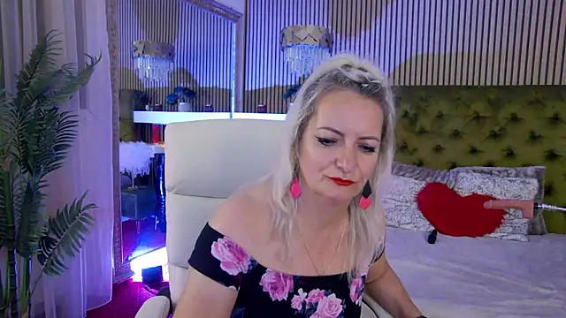 LadyTouch webcam