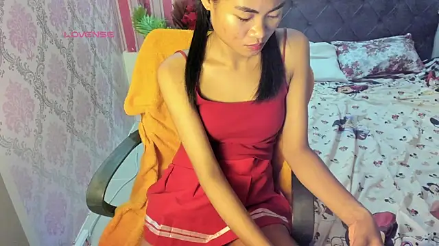 mica_jones's live room