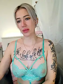 Gina-Lumara webcam