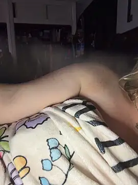 sweetkacibaby live cam on StripChat