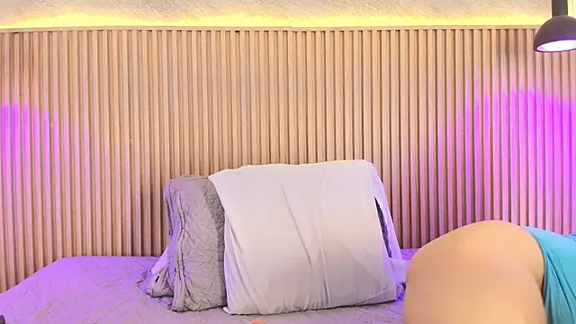 big_tits_in_your_face webcam