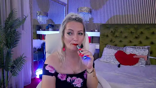 LadyTouch webcam