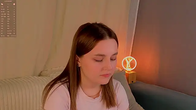 LorriMonz webcam