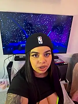 MiahJoness webcam