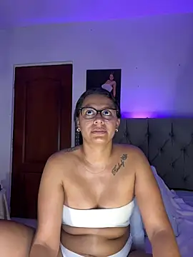 ema_zoe webcam