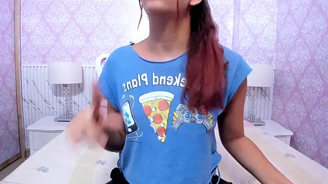 Miabloom19_ webcam