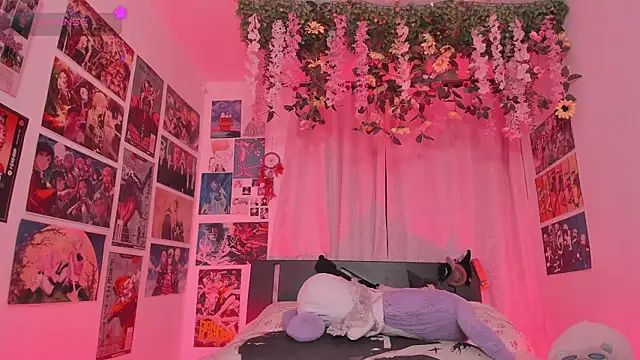 MissCurvyTop webcam