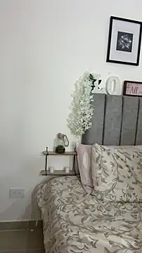 Olivia_valentti webcam