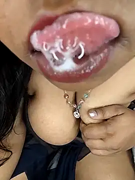 Curvy_Pooja live cam on StripChat
