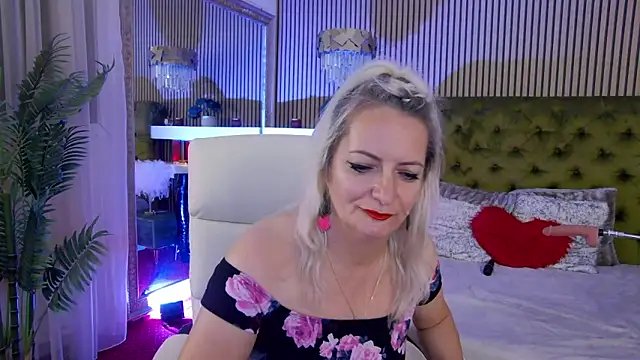 LadyTouch webcam