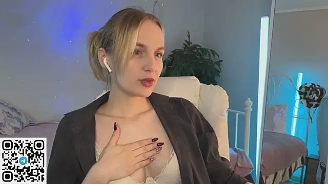 _Vikky_Moon_ webcam