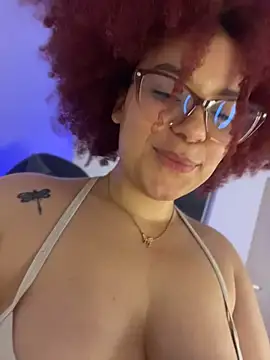 Leyah__ webcam