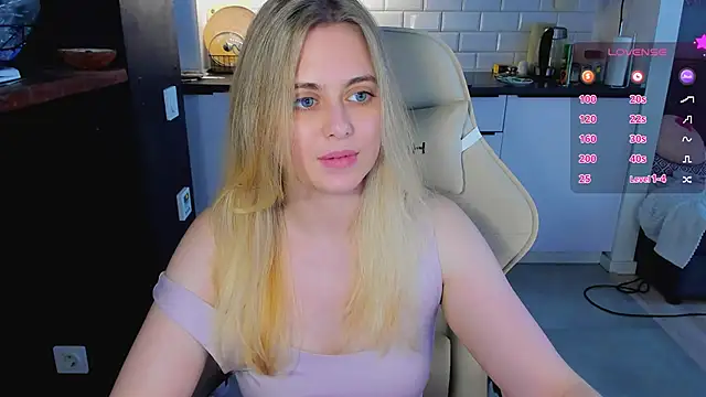 blonde_kellyy webcam