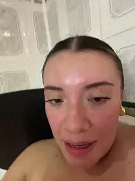 valery_mora webcam